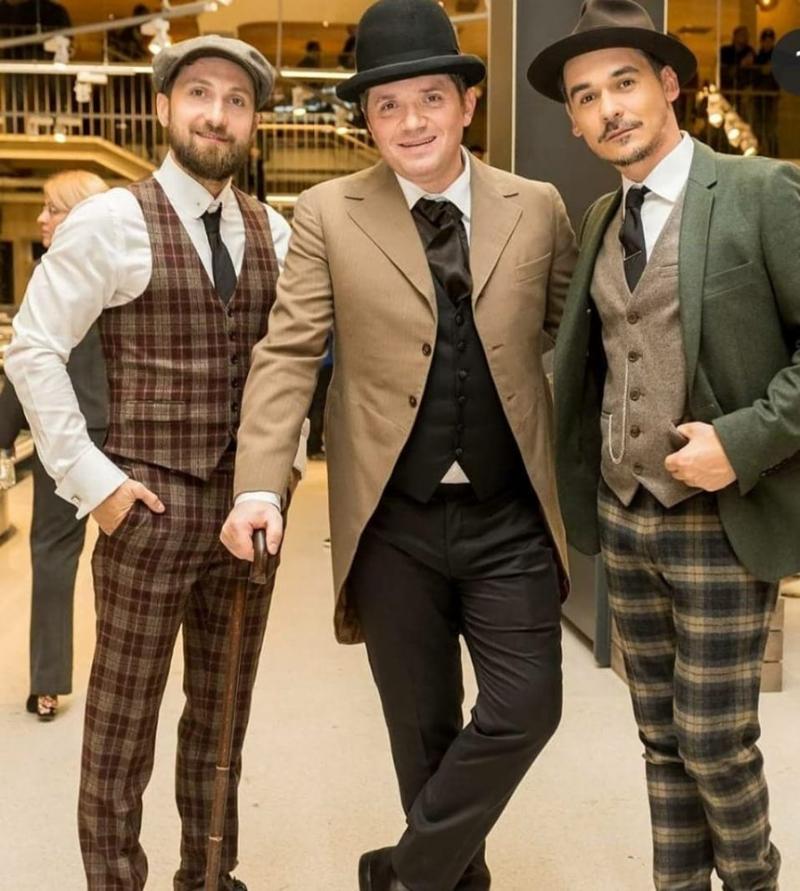 La mulți ani, Răzvan Simion! Matinalul a împlinit 40 de ani! Imagini de senzație cu îndrăgitul prezentator de la Neatza