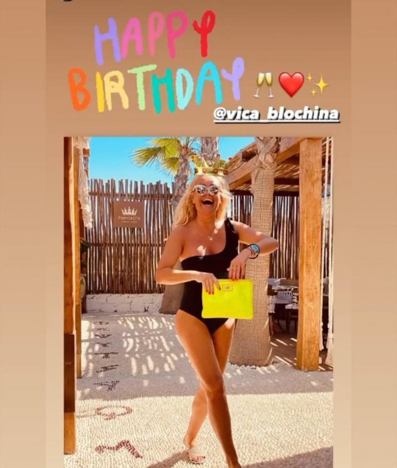 Cum și-a făcut apariția Vica Blochina la ziua ei de naștere! Blondina a împlinit 44 de ani |FOTO