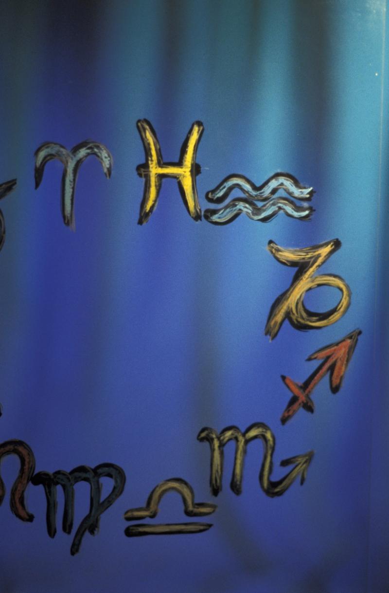 Horoscop azi, 12 septembrie 2020. Peștii sunt vedeta zilei, vărsătorii trebuie să ia o decizie grea