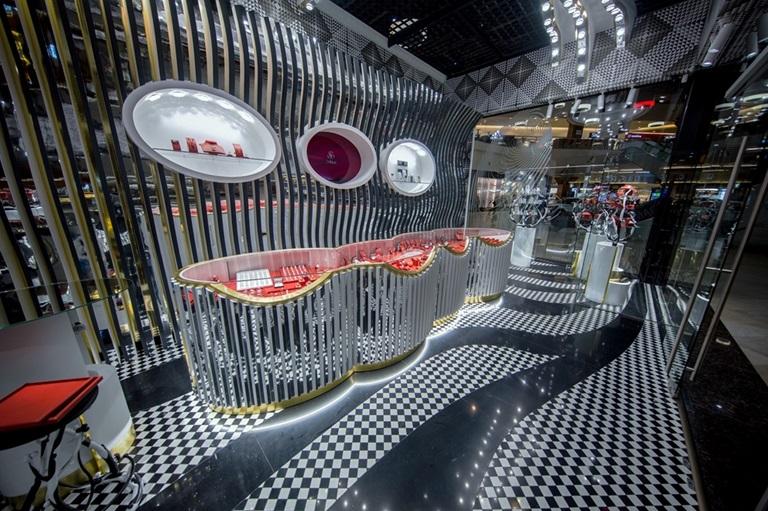 Locația Sabion din Iulius Mall Cluj Napoca - finalistă la marele concurs internațional de design interior SBID, &icirc;n urma unei investiții de peste 80.000 euro