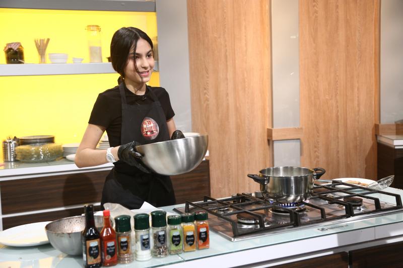 Scărlătescu, la un pas s-o pățească la „Chefi la cuțite”! La ce este alergic: „Mi se umflă capul”