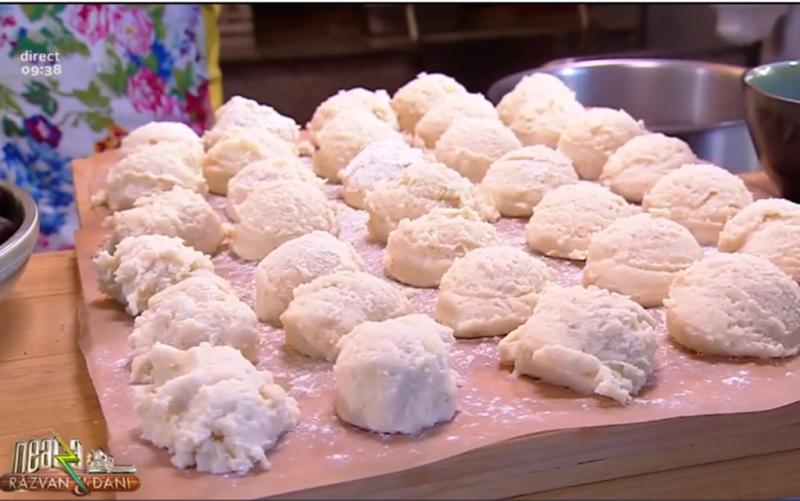 Rețetă de găluște cu prune și sos de vanilie din bucătăria lui  Vlăduţ