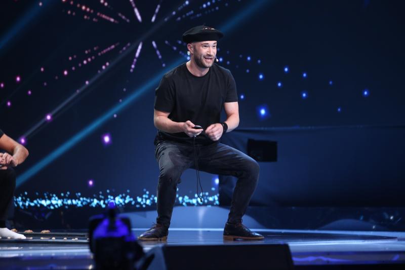 Mihai Bendeac a încercat să spargă fistic cu posteriorul, la „iUmor”! „O, mamă! Am încercat și eu”