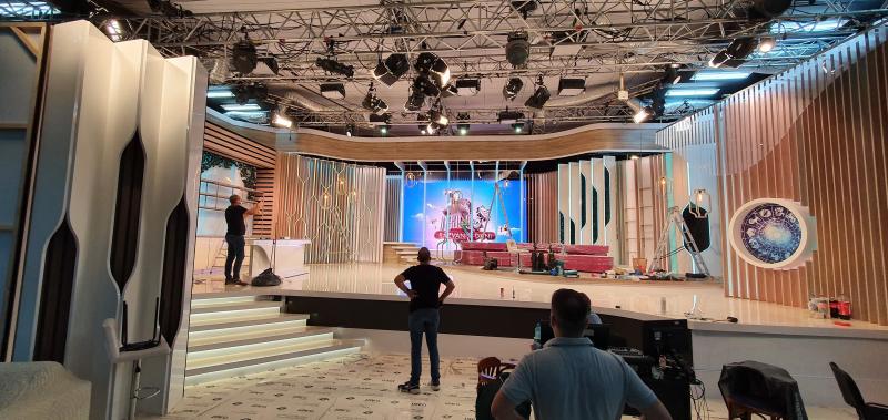 "Neatza cu Răzvan și Dani&rdquo; are studio 360. &rdquo;Oriunde te &icirc;ntorci, tot noi suntem!&rdquo;