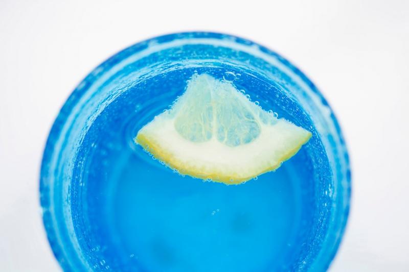 Ce se poate întâmpla cu organismul tău dacă bei apă cu lămâie