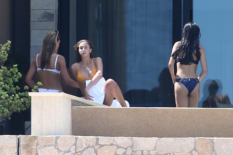 Sylvester Stallone, mândru de fiicele lui. Cât de frumoase sunt Sistine, Scarlet si Sophia | Video