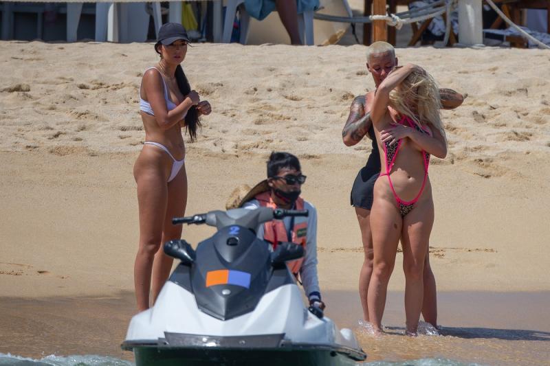 Amber Rose este mereu în atenția fotografilor, dar de această dată altcineva i-a luat locul. Cine este tânăra blondă