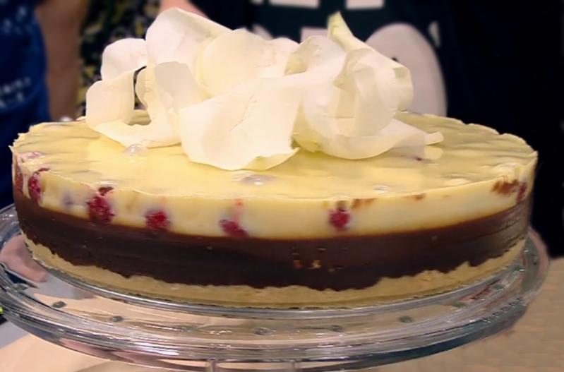 Rețeta Tort duo cu ciocolată și zmeură. Tort simplu și rapid, fără coacere