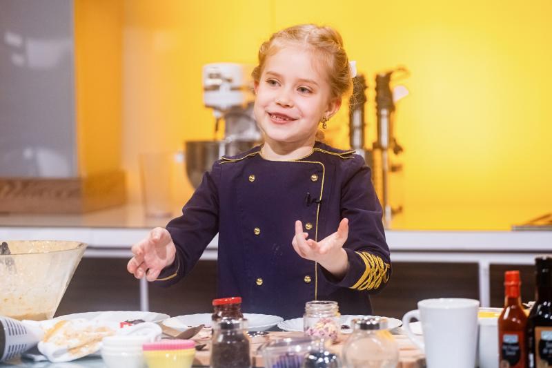 Chef Patrizia Paglieri jurizează prima amuletă din sezonul 8 Chefi la Cuțite