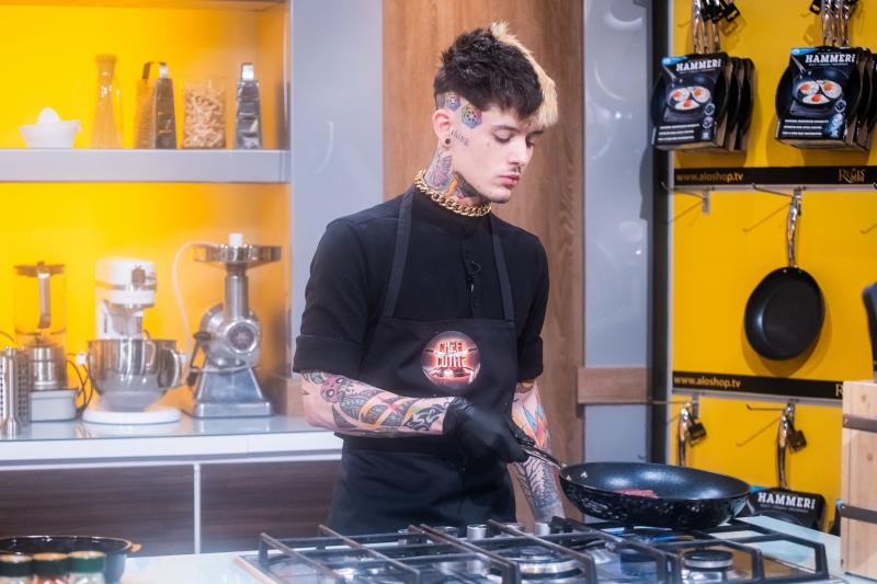 Chef Patrizia Paglieri jurizează prima amuletă din sezonul 8 Chefi la Cuțite