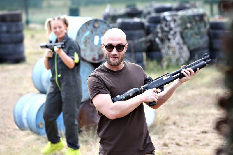 Delia, Mihai Bendeac și Cheloo, distracție în poligon, la filmările iUmor