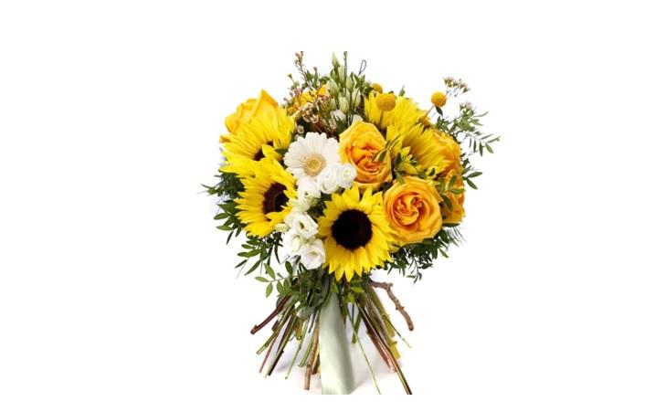 5 buchete de flori pe care le poți dărui la o cununie civilă toamna aceasta