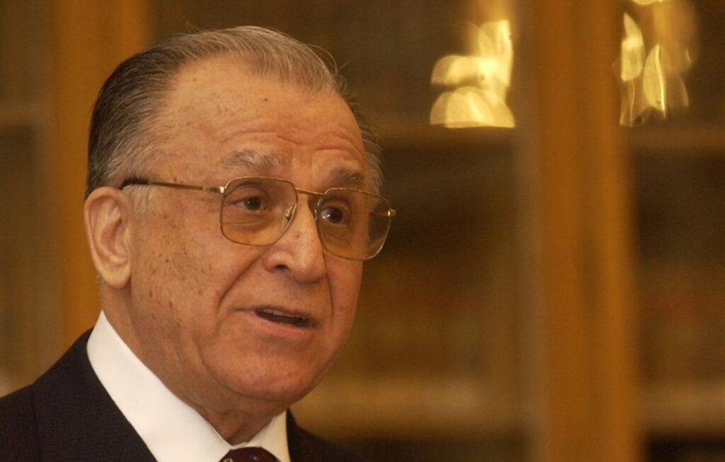 Milionarul român cu 3 pensii a povestit cum s-a întâlnit cu Ion Iliescu la miezul nopţii: &#8220;Am rămas impresionat&#8221;