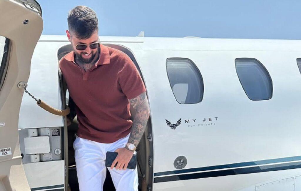 Ce studii are milionarul care s-a văitat că familia sa a trăit în “sărăcie”, cu 3000 de euro pe lună