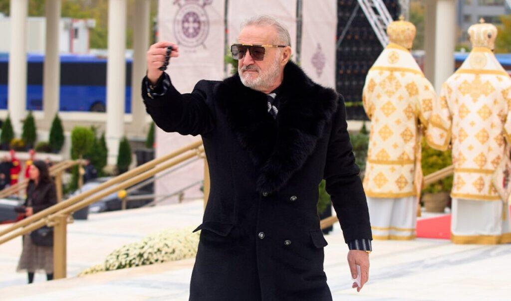 “M-a bufnit plânsul şi am plecat”. Momentul în care Gigi Becali a cedat la sfinţirea Catedralei Mântuirii Neamului