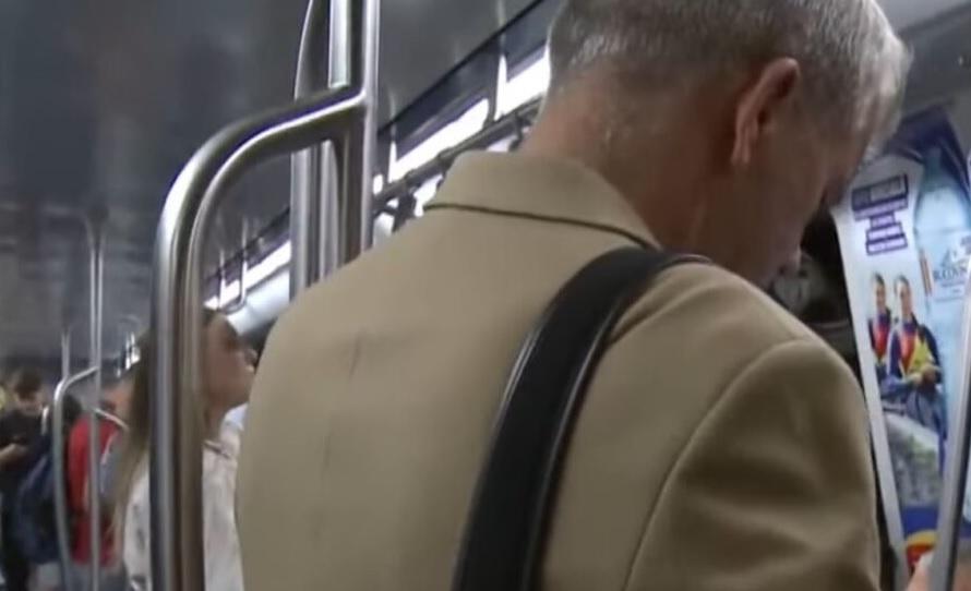 Lovitura primită de milionarul român care merge cu metroul în Bucureşti, chiar dacă are avion privat