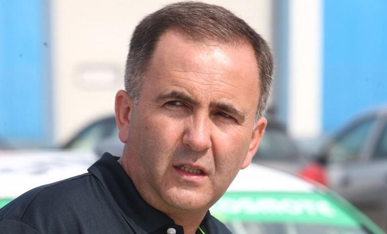 Mesajul lui Titi Aur pentru şoferii care nu-şi asigură maşinile şi care se trezesc cu un copac peste ele, în urma furtunilor