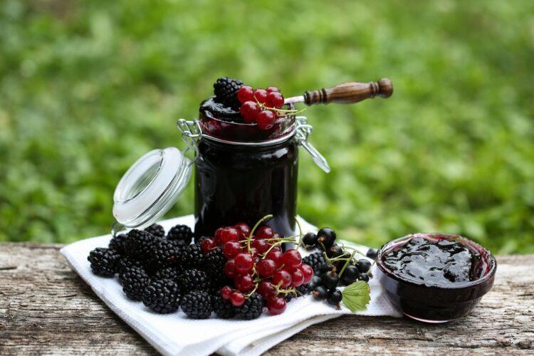 Gem de coacăze cu mure, aromat, dulce-acrișor și vibrant