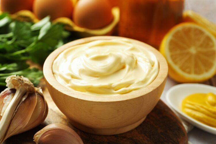Ce faci dacă ți se taie maioneza? Cel mai simplu truc pentru a o salva