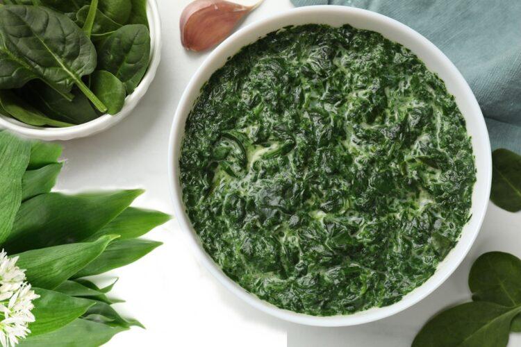 Spanac cremos cu leurdă. Rețeta unui preparat de post, plin de vitamine