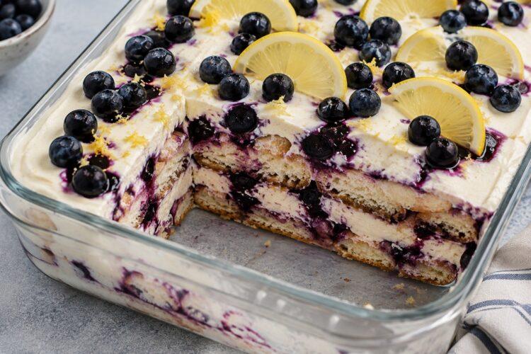Tiramisu cu lămâie și afine. O reinterpretare de sezon a celebrului desert italian