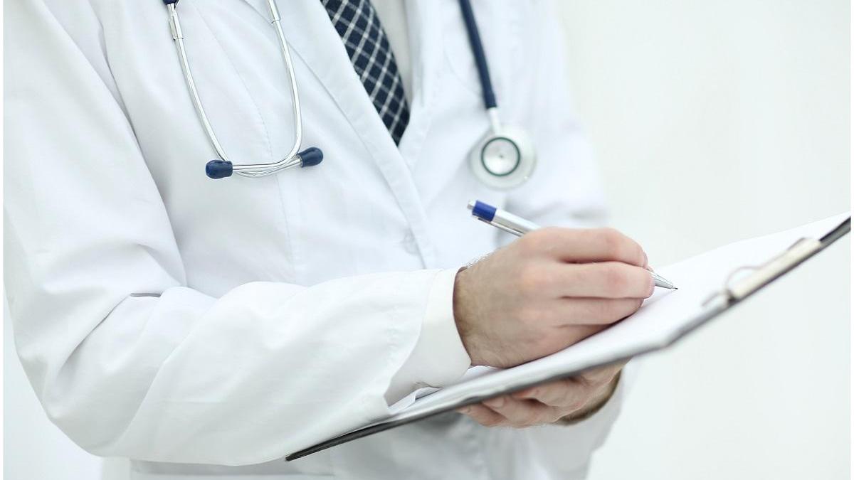 Românii fără asigurare medicală pot beneficia de consultații gratuite