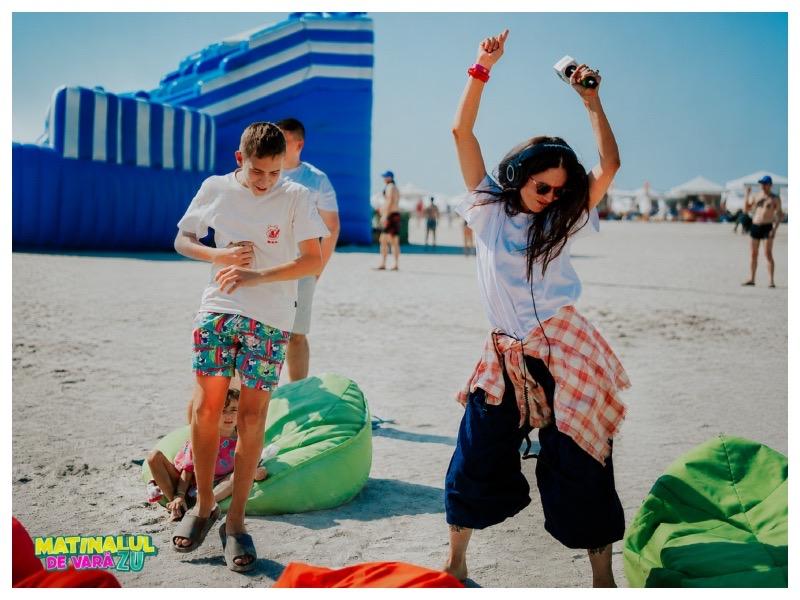 Ziua 2 | Matinalul de vară ZU la mare. Cuza, Tea și Popescu dau tonul distracției pe plaja Mera Hotels din Cap Aurora