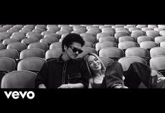 VIDEOCLIP | KAROL G, Bruno Mars - Still