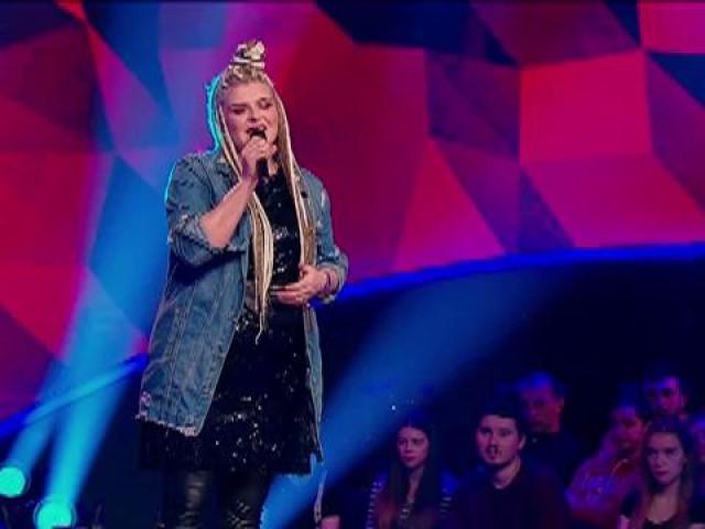 Alexandra Crișan De La X Factor Direct La The Four Artista A Venit De Acasă Cu Cel Mai Tare Susținător Fiul Ei In Varstă De Zece Luni Antena 1