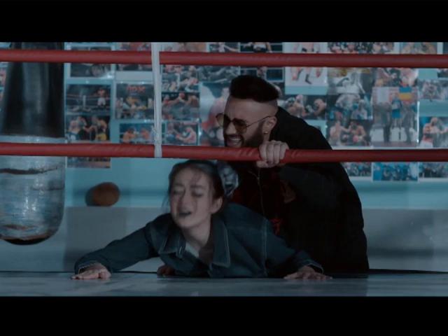 Momente Fierbinți Pentru Roby Roberto și Roberta Cei Doi Fac Amor In Sala De Antrenamente Dar Gandul Ii E La Danela Ce N Ar Da Să Fie Aici Antena 1