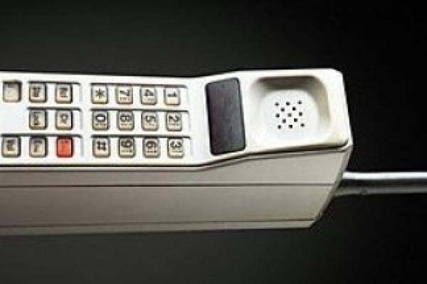 Cum Arăta Primul Telefon Mobil Din Lume Si Cat Costa Video