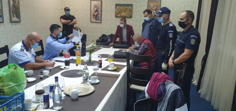 Polițiștii i-au amendat pe cei care au încălcat prevederile legale