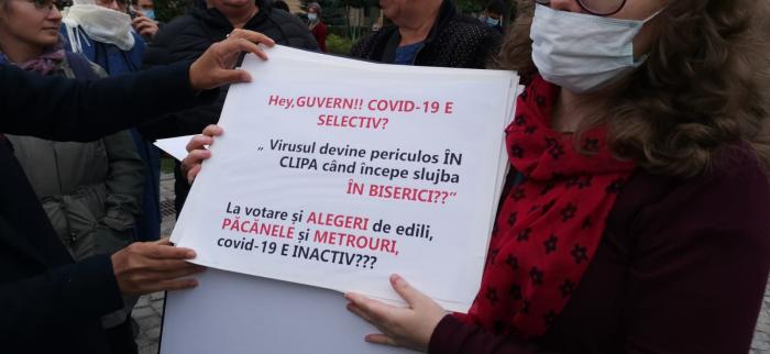 Protest la moaÈtele Sfintei Parascheva