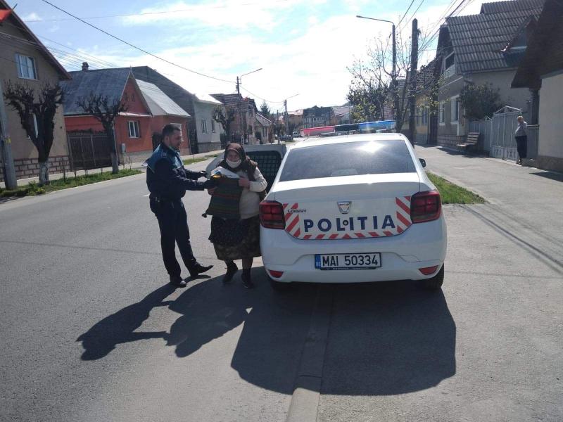 Bătrâna avea mască și declarație pe propria răspundere la ea