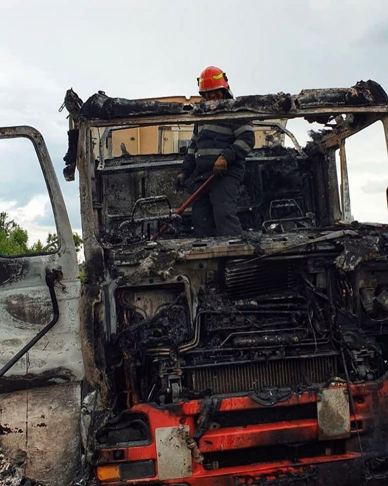 Cabina de TIR a fost făcută scrum in incendiu