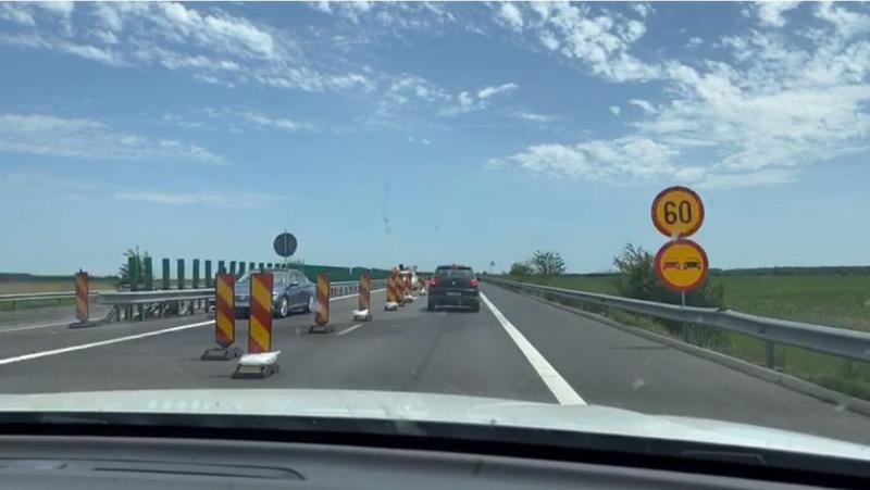 Coloană de mașini pe Autostrada Soarelui