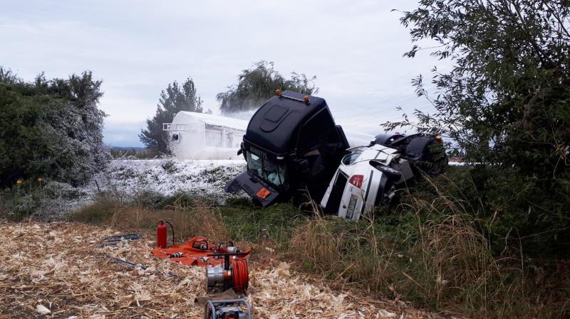 Cisternă implicată într-un accident în apropiere de Ploieşti