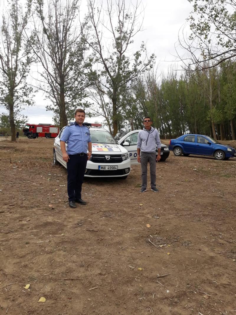 Bărbatul a fost scos din apă de șeful SVSU Suraia, ajutat de șeful de post din localitate
