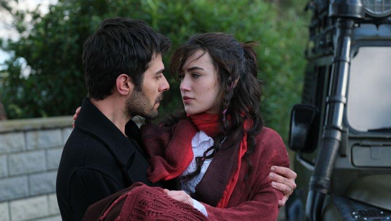 Urmărește Pe aripile iubirii, de luni până vineri, de la 18:00, la Happy Channel