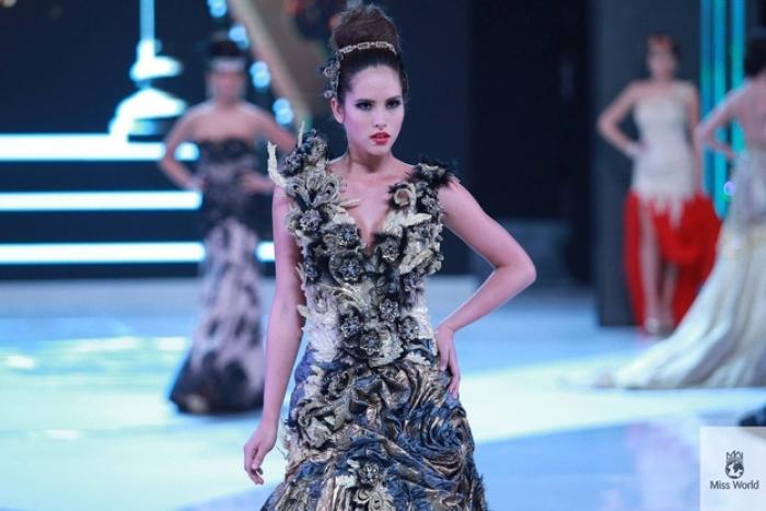 FOTO! 15 rochii extravagante de concursul Miss World. Indonezia, noua a modei?