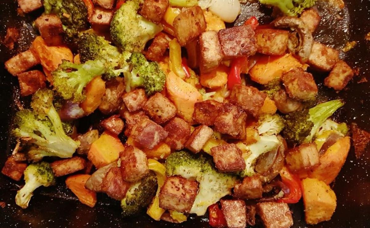 Legume coapte cu tofu crocant