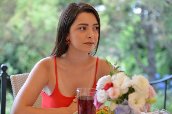 Sibel Șișman în rolul lui Guliz în serialul turcesc „Vis de Iubire”