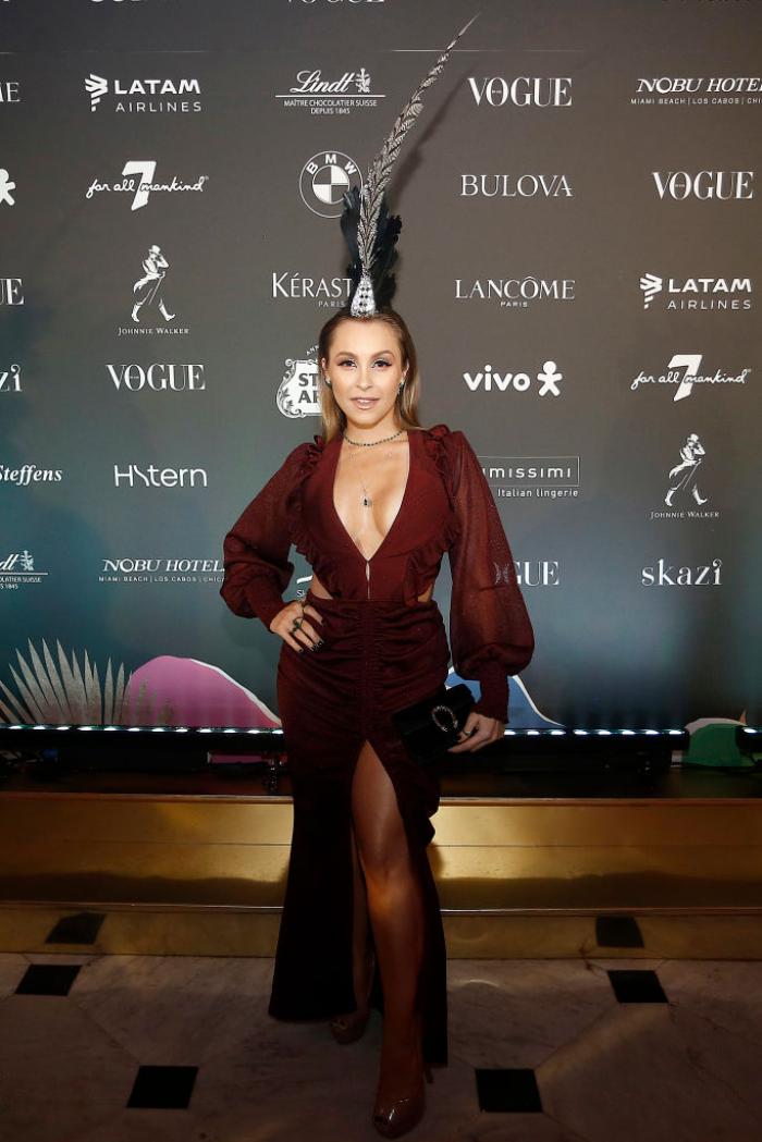 Carla Diaz s-a transformat într-o femeie extrem de atrăgătoare Carla Diaz