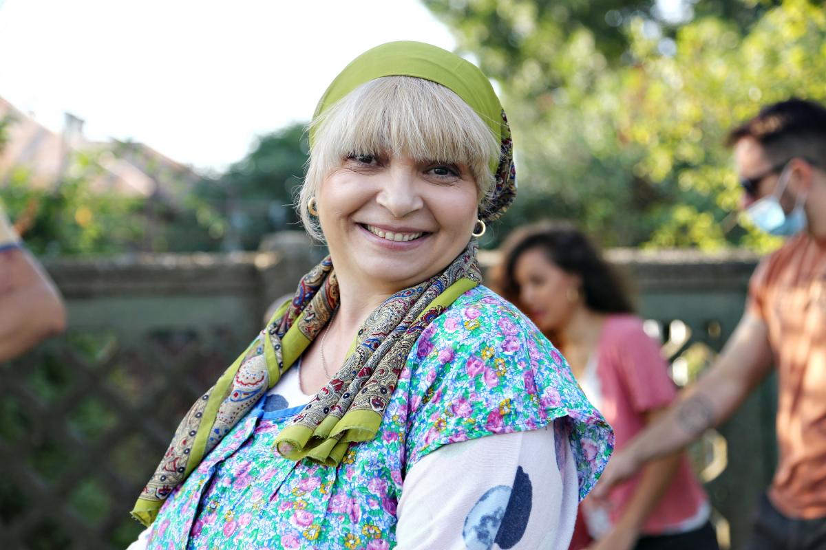 Nuami Dinescu vorbește despre copilărie și cele mai pure și dragi amintiri ale actriței Nuami Dinescu, interpretează rolul personajului Florica în serialul "Adela"