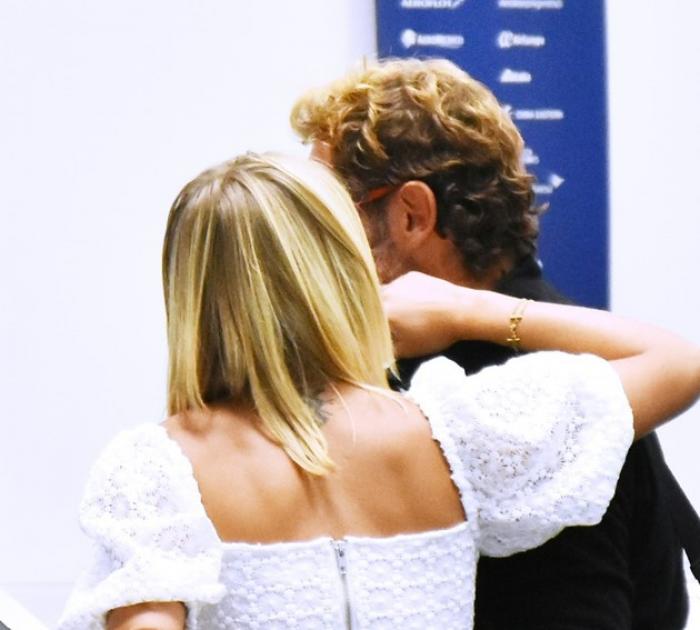 Irina Baeva se sprijină pe Gabriel Soto