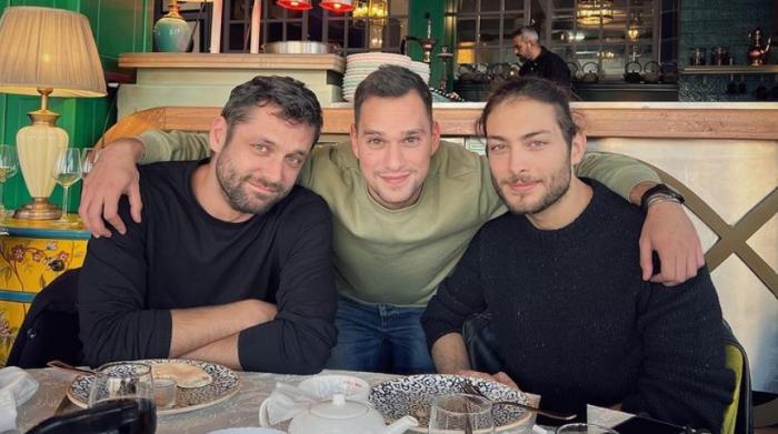 Vlad Gherman stă între Alecsandru Dunaev și Toto Dumitrescu