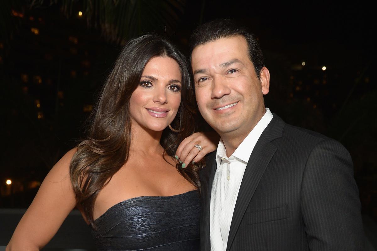 Jurnalista Barbara Bermudo și soțul său, Mario Andres Morenoa, îmbrăcați de gală