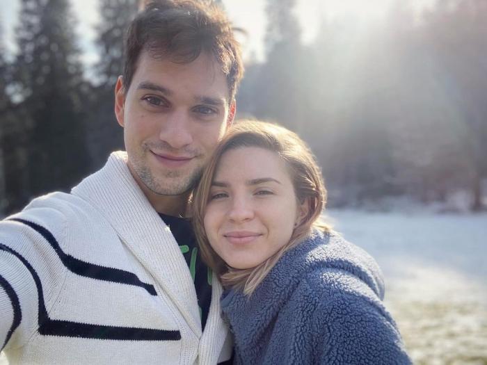 Actorii Criss și Vlad, selfie împreună la munte