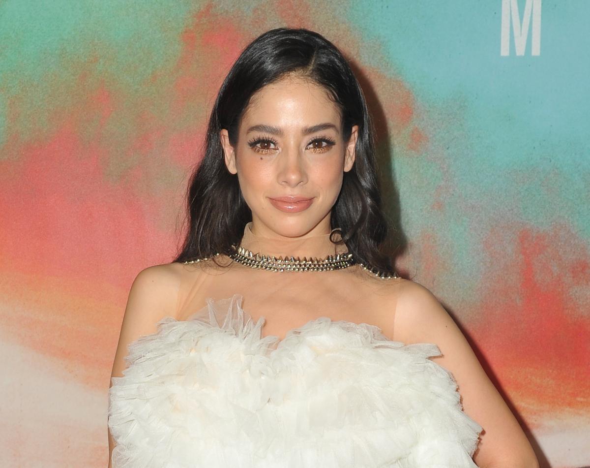 Fatima Molina, la premiera serialului Narcos:Mexico, îmbrăcată în alb