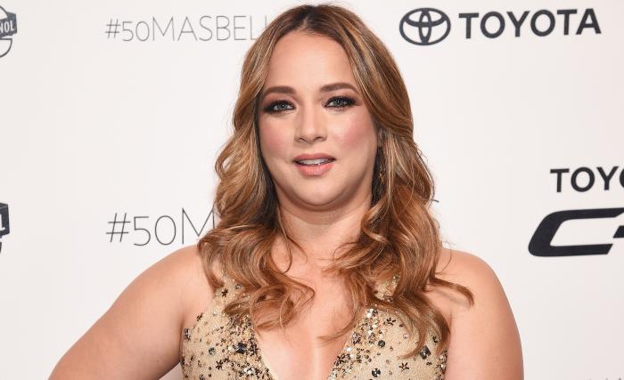 Adamari Lopez îmbrăcată într-o rochie de gală